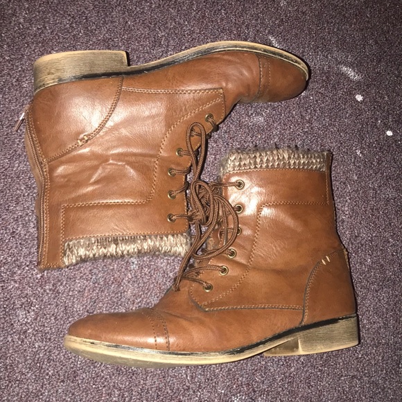 brown boots - Picture 2 of 4